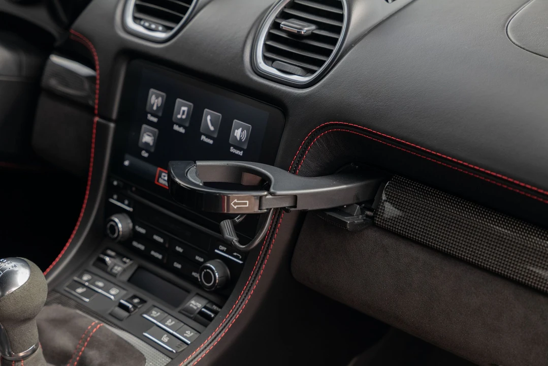 2022 Porsche 718 Cayman GT4 - Image 27 of 31