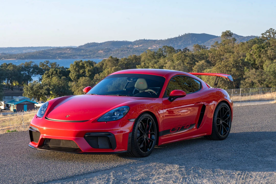 2022 Porsche 718 Cayman GT4 - Image 10 of 31