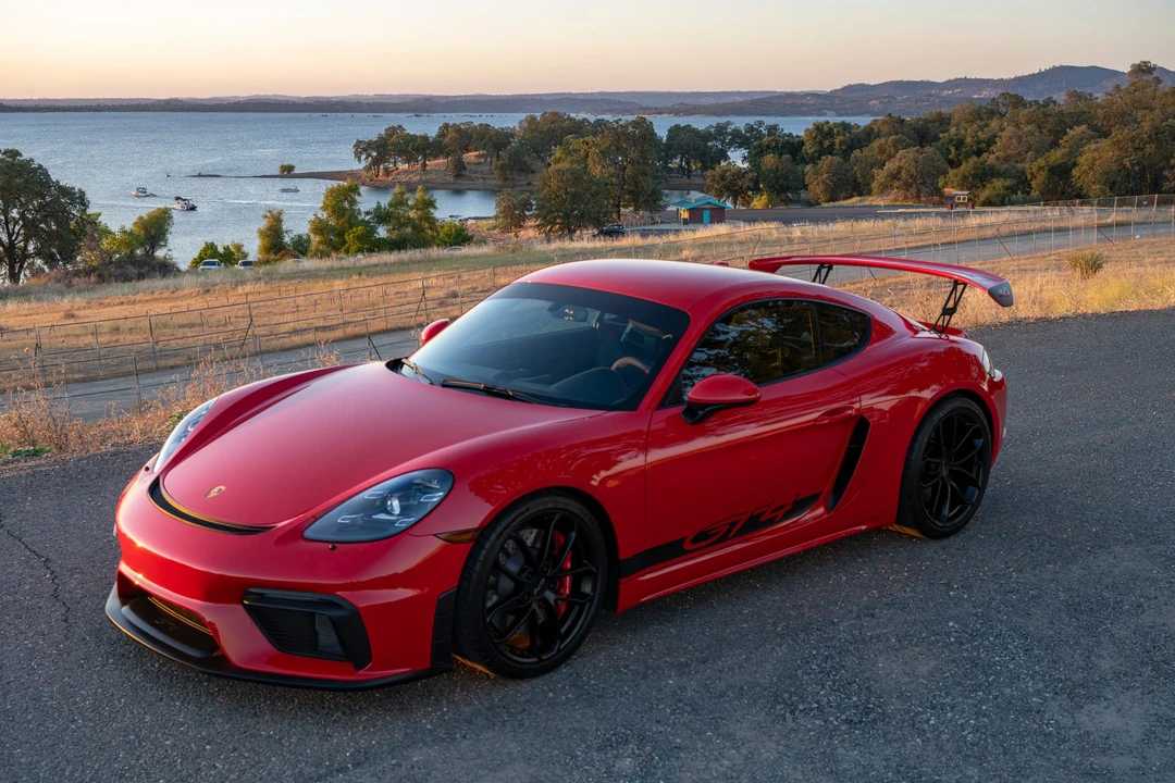 2022 Porsche 718 Cayman GT4 - Image 9 of 31