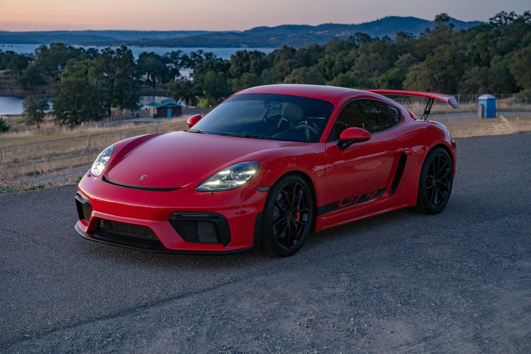 2022 Porsche 718 Cayman GT4 - Image 23 of 31