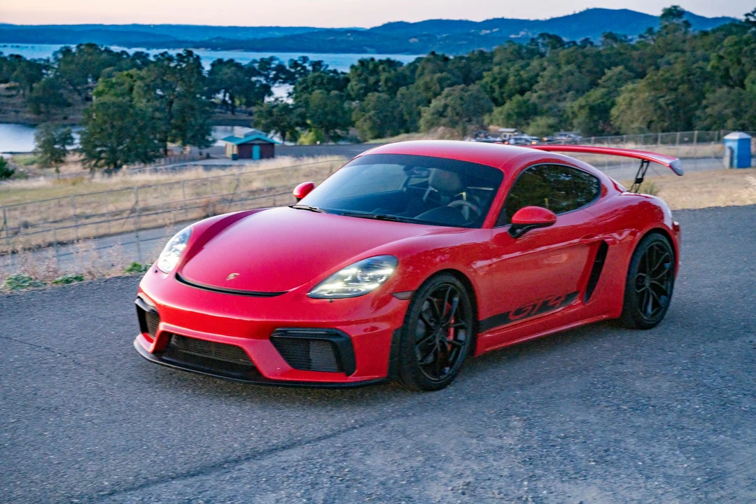 2022 Porsche 718 Cayman GT4 - Image 27 of 31
