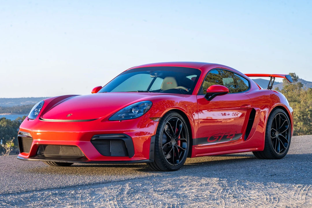 2022 Porsche 718 Cayman GT4 - Image 13 of 31