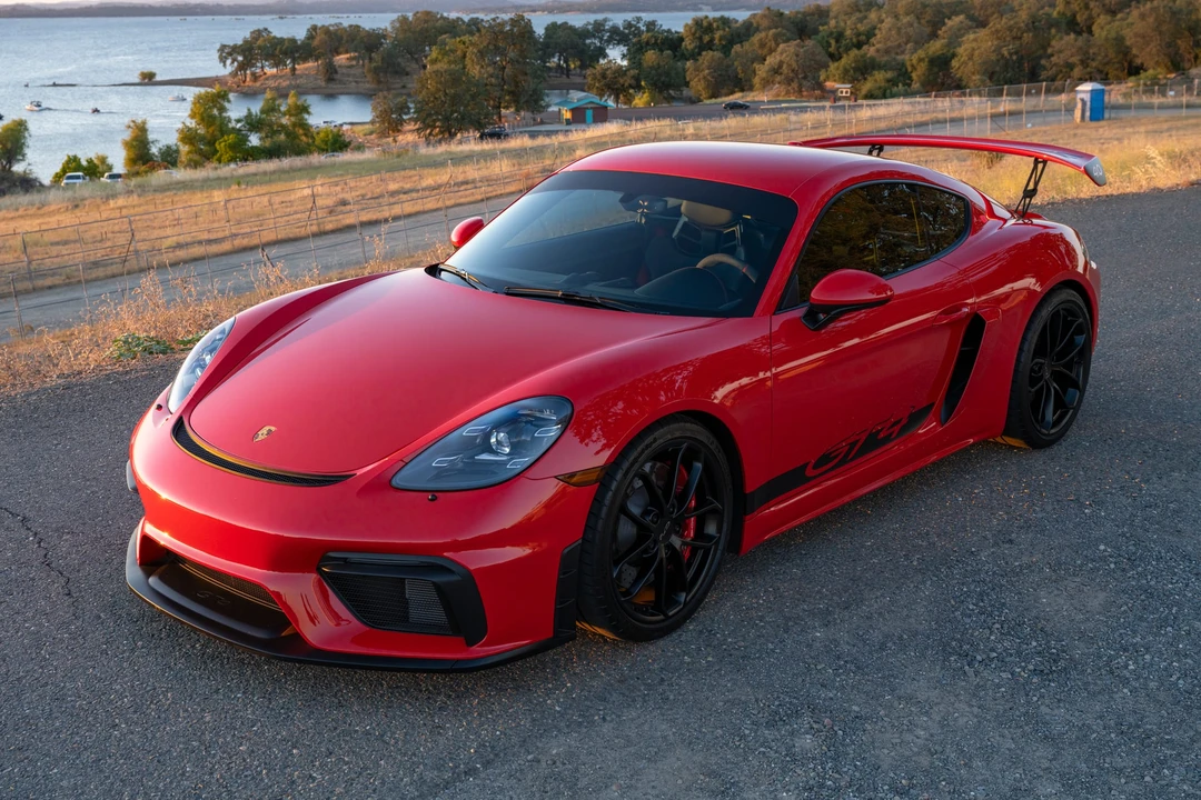 2022 Porsche 718 Cayman GT4 - Image 17 of 31