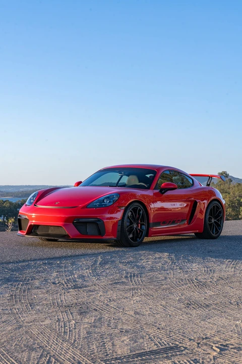 2022 Porsche 718 Cayman GT4 - Image 15 of 31