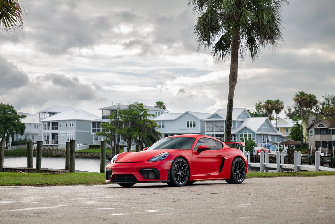 2022 Porsche 718 Cayman GT4 - Image 3 of 31