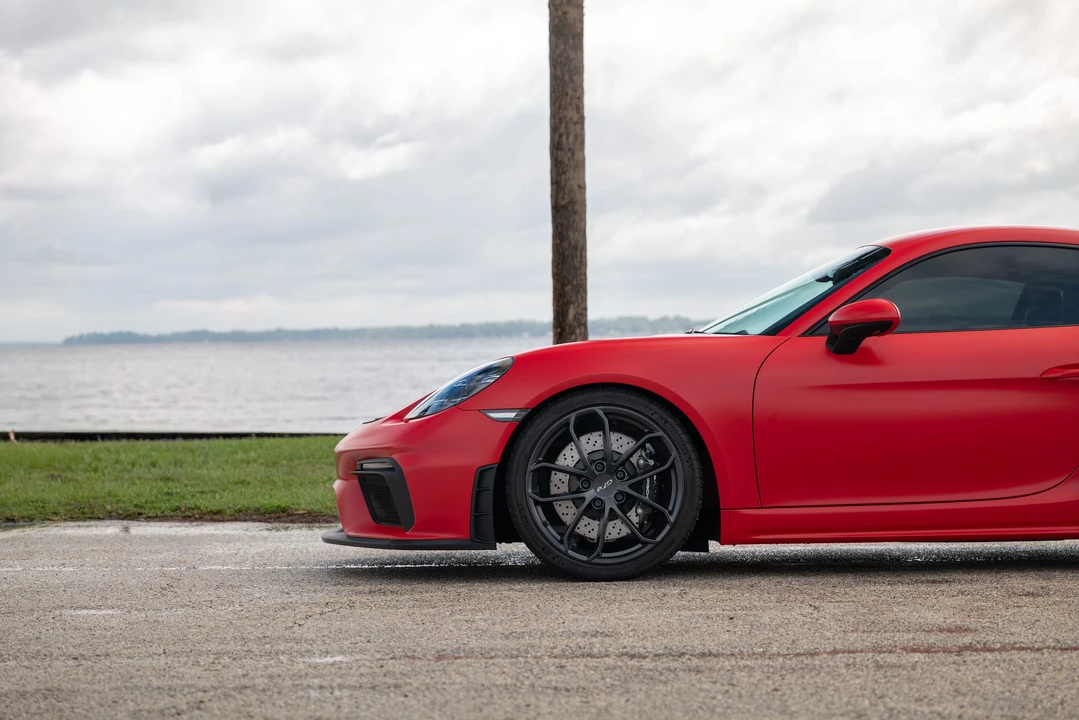 2022 Porsche 718 Cayman GT4 - Image 12 of 31
