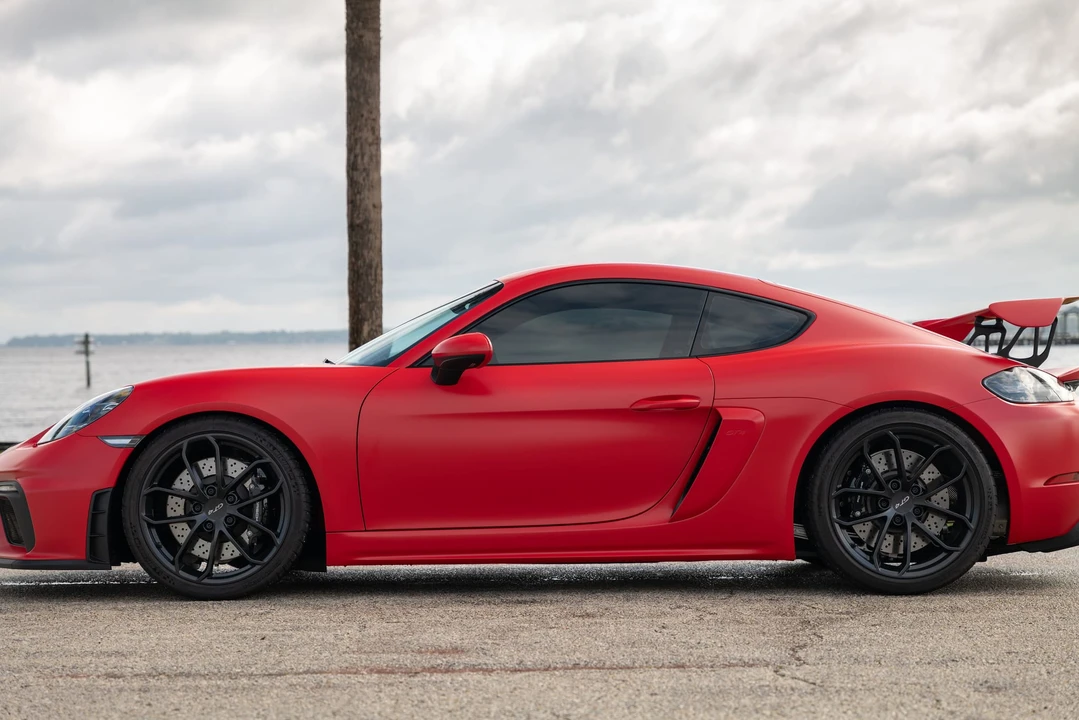 2022 Porsche 718 Cayman GT4 - Image 9 of 31