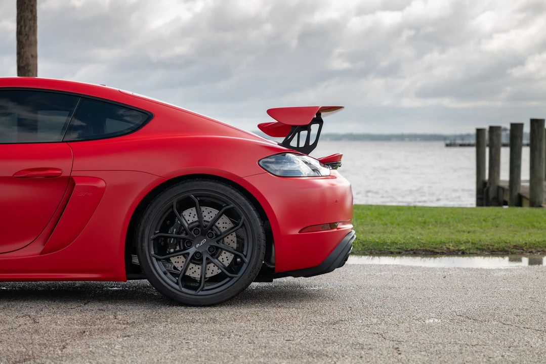 2022 Porsche 718 Cayman GT4 - Image 13 of 31