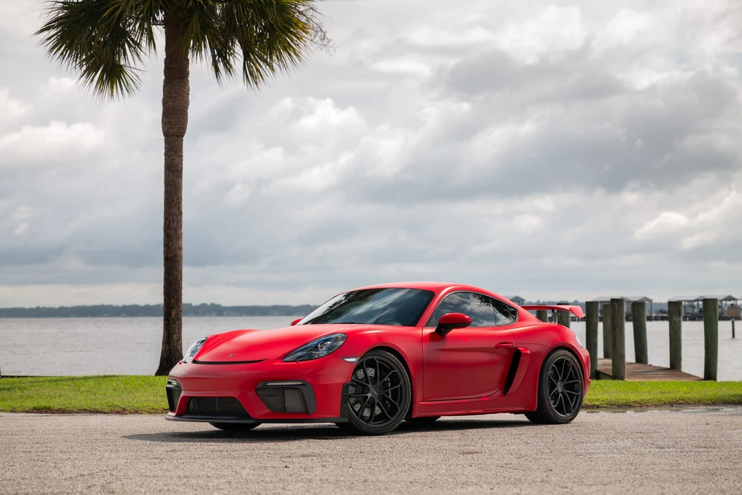 2022 Porsche 718 Cayman GT4 - Image 4 of 31