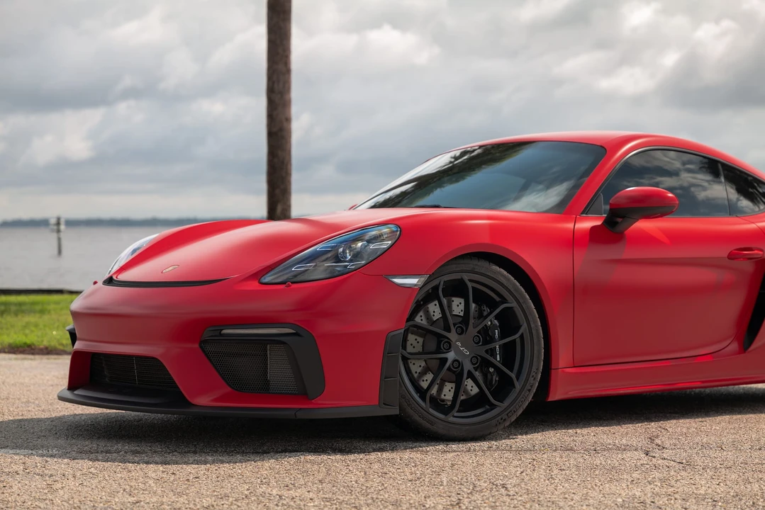 2022 Porsche 718 Cayman GT4 - Image 11 of 31