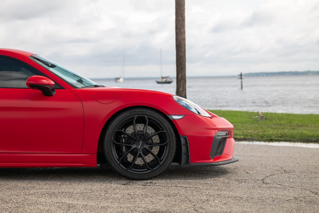 2022 Porsche 718 Cayman GT4 - Image 18 of 31