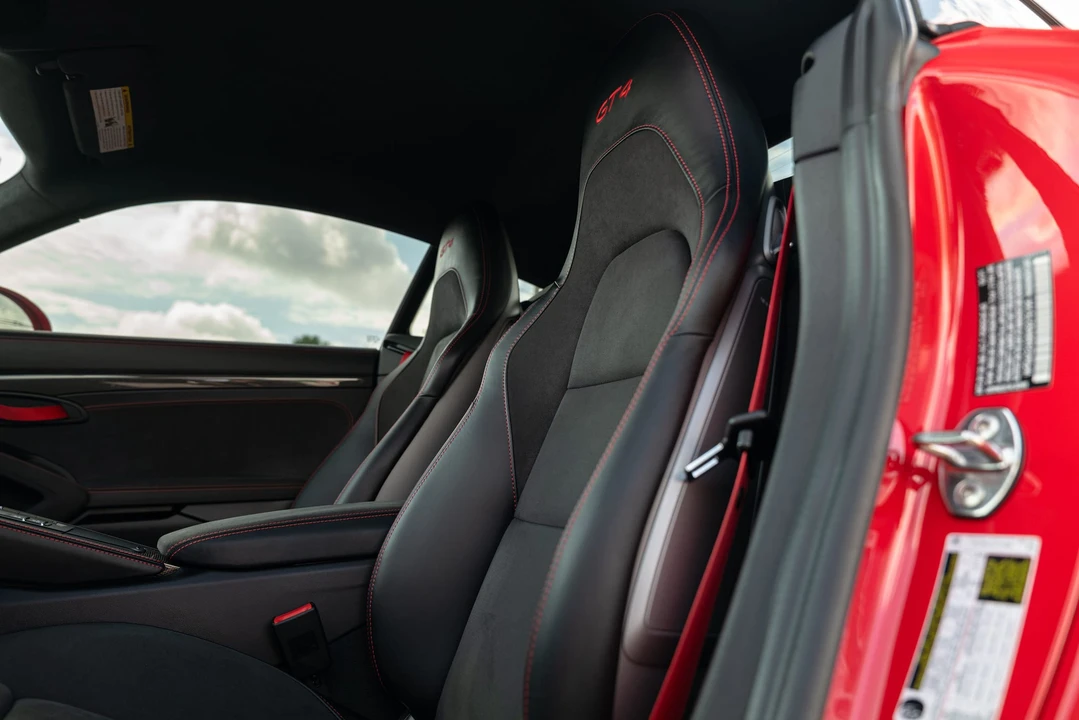 2022 Porsche 718 Cayman GT4 - Image 23 of 31