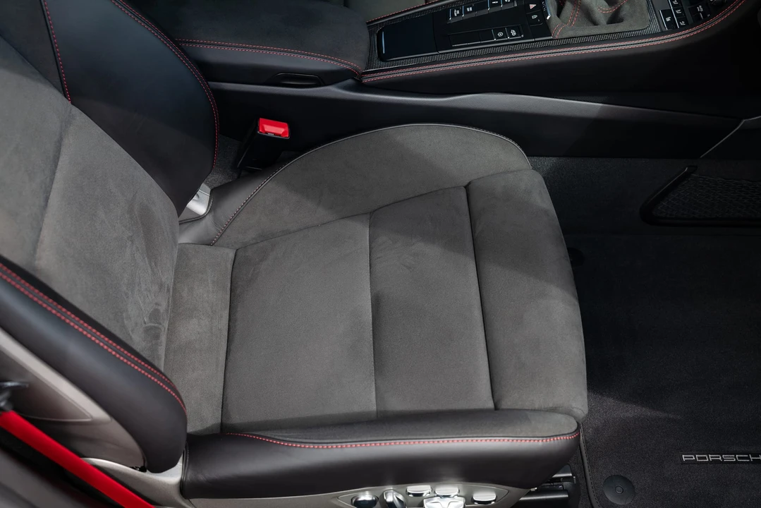 2022 Porsche 718 Cayman GT4 - Image 29 of 31