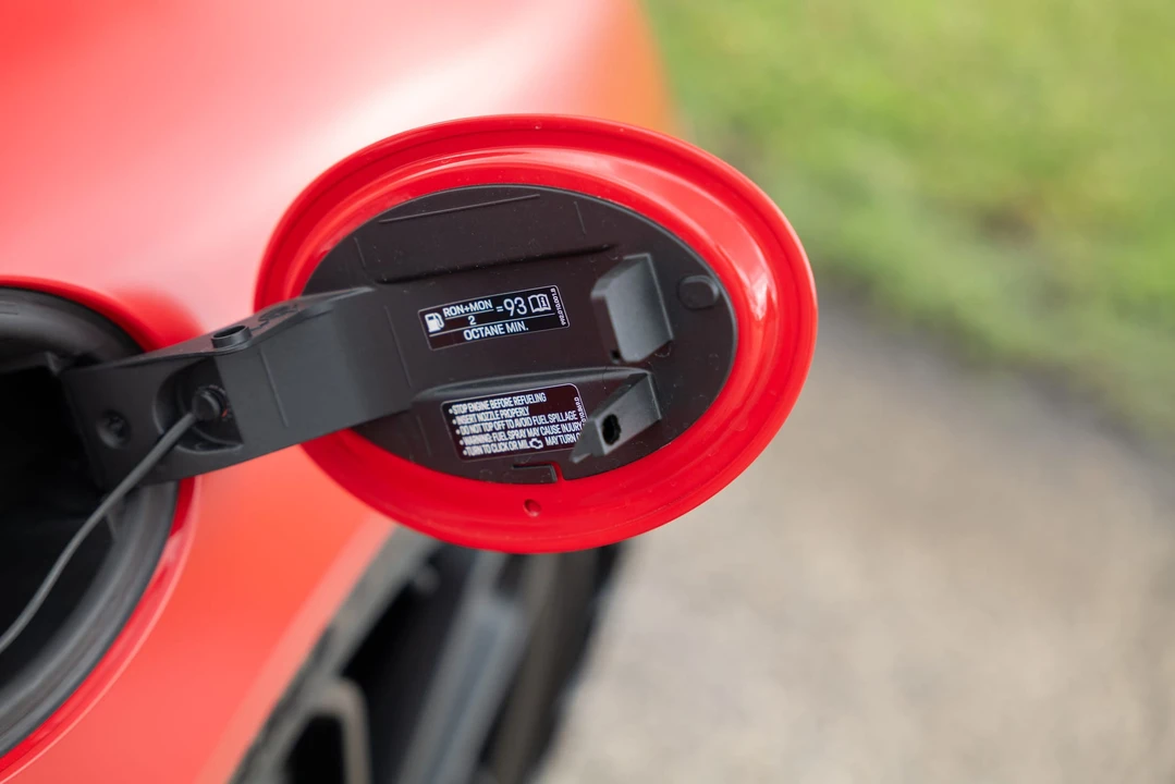 2022 Porsche 718 Cayman GT4 - Image 22 of 31