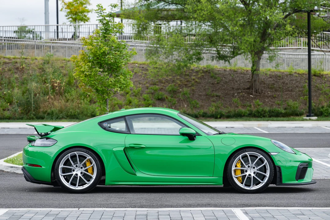 2022 Porsche 718 Cayman GT4 - Image 19 of 31