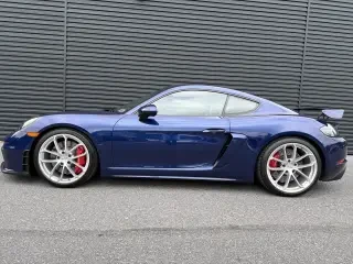 2022 Porsche 718 Cayman GT4 - Image 13 of 31