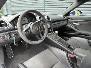 2022 Porsche 718 Cayman GT4 - Image 29 of 31
