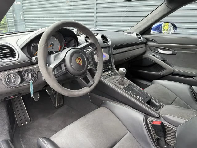 2022 Porsche 718 Cayman GT4 - Image 26 of 31