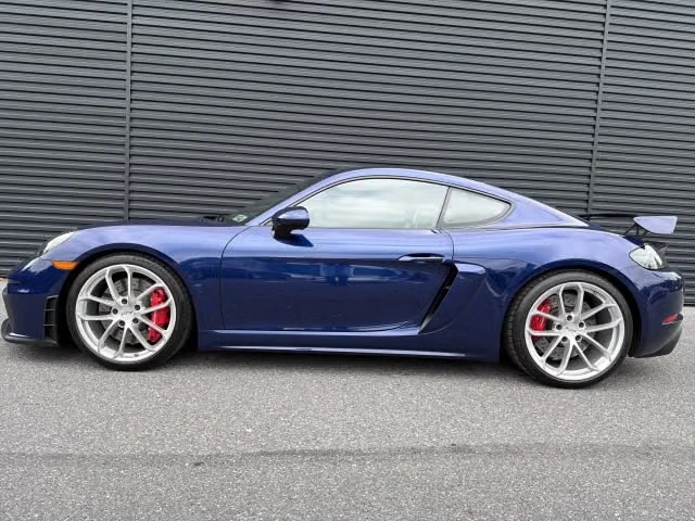 2022 Porsche 718 Cayman GT4 - Image 10 of 31