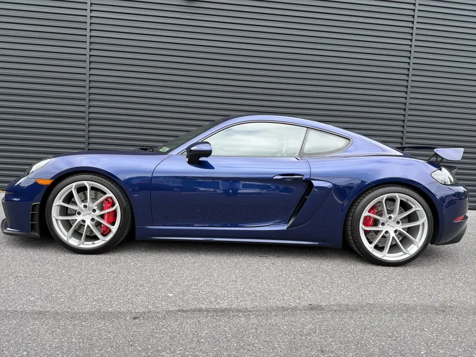 2022 Porsche 718 Cayman GT4 - Image 15 of 31