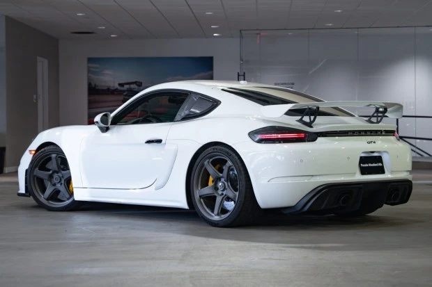 2022 Porsche 718 Cayman GT4 - Image 2 of 7