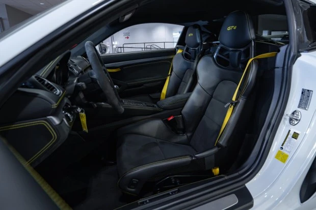 2022 Porsche 718 Cayman GT4 - Image 4 of 7