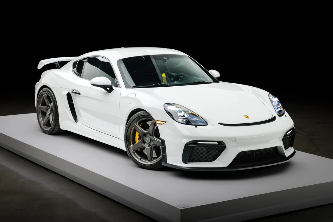 2022 Porsche 718 Cayman GT4 - Image 14 of 31