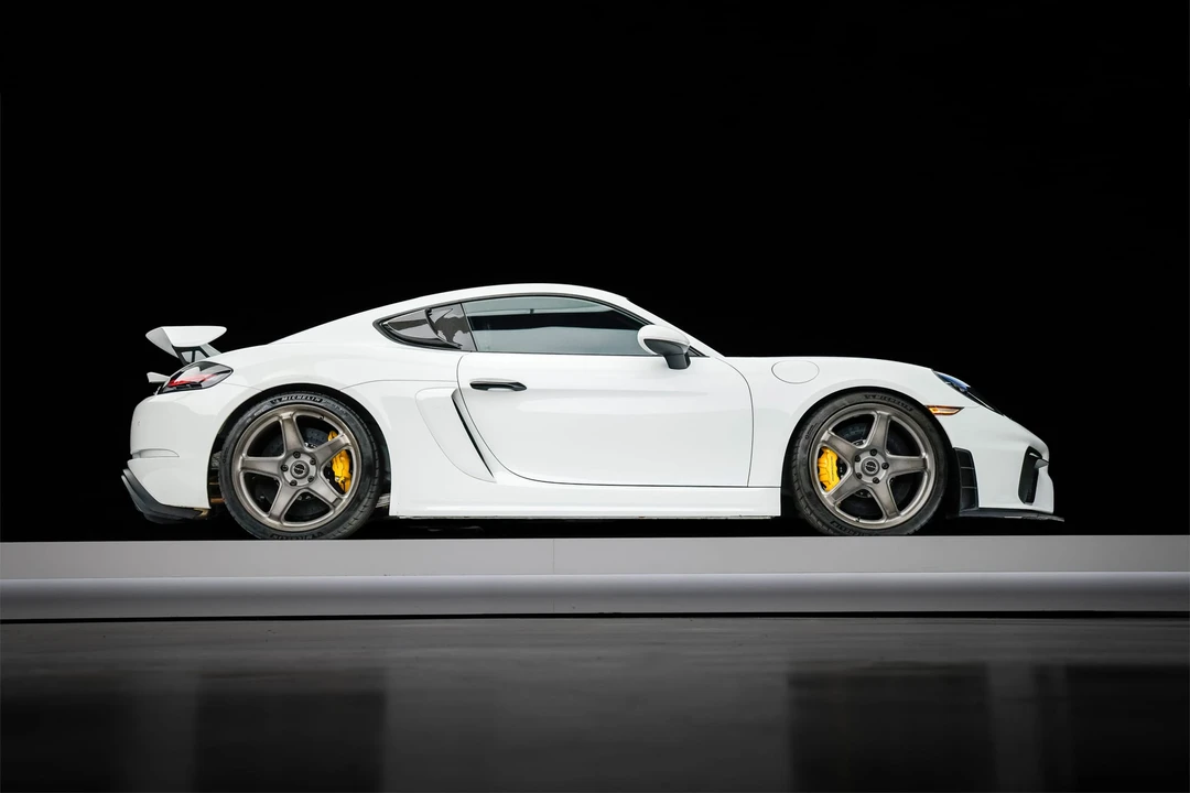 2022 Porsche 718 Cayman GT4 - Image 17 of 31