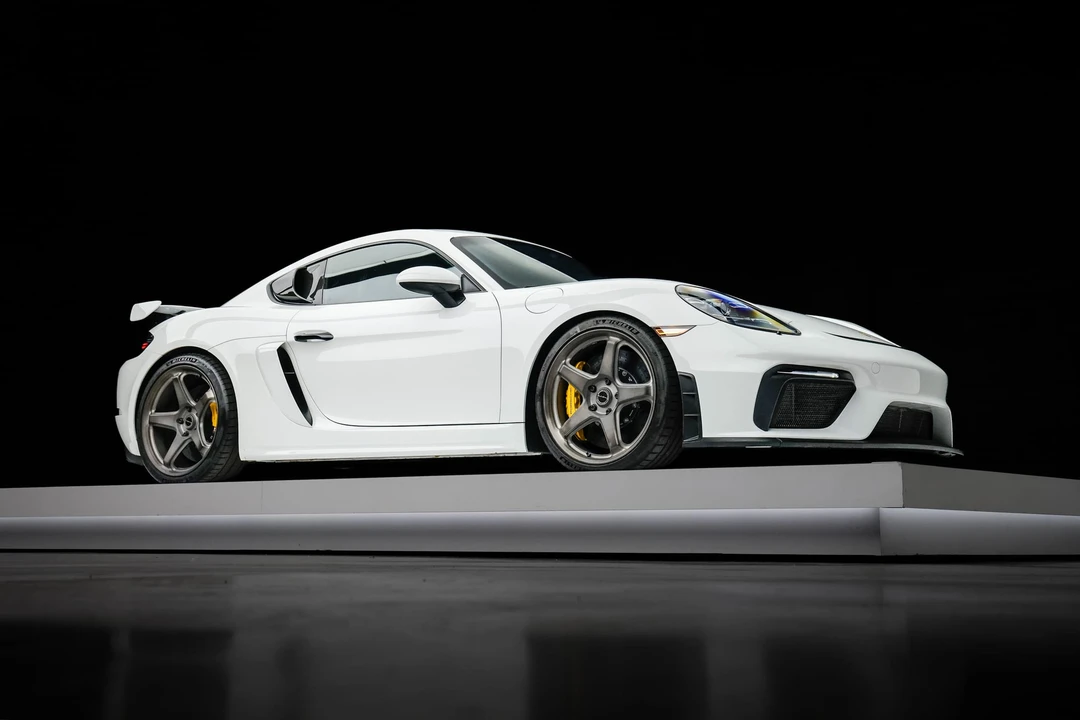 2022 Porsche 718 Cayman GT4 - Image 15 of 31