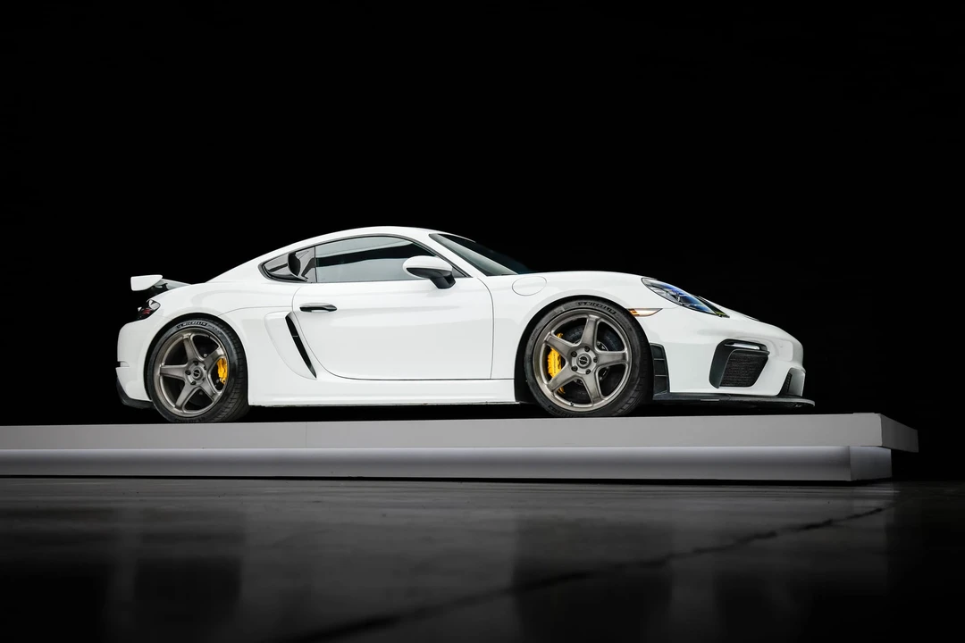 2022 Porsche 718 Cayman GT4 - Image 16 of 31