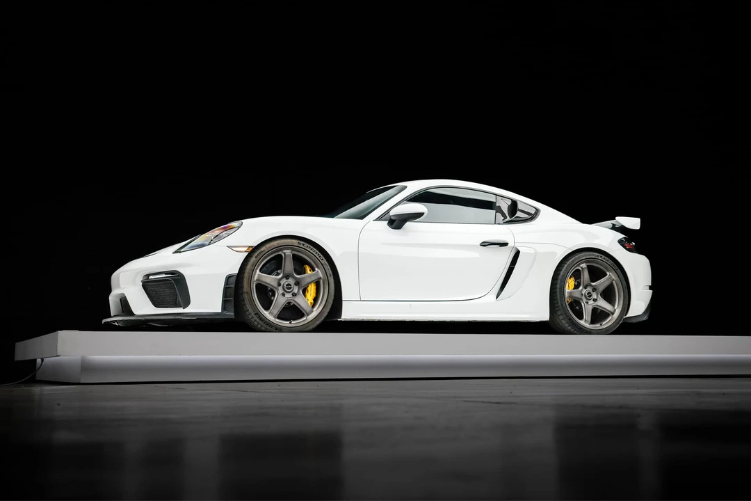 2022 Porsche 718 Cayman GT4 - Image 2 of 31