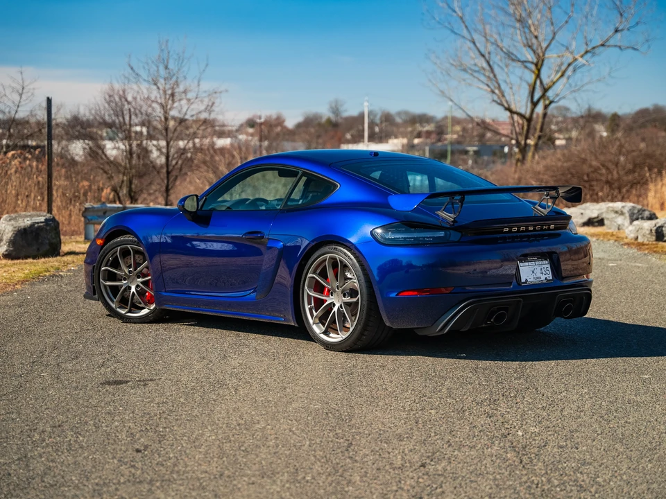 2022 Porsche 718 Cayman GT4 - Image 16 of 31