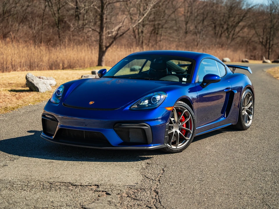 2022 Porsche 718 Cayman GT4 - Image 2 of 31