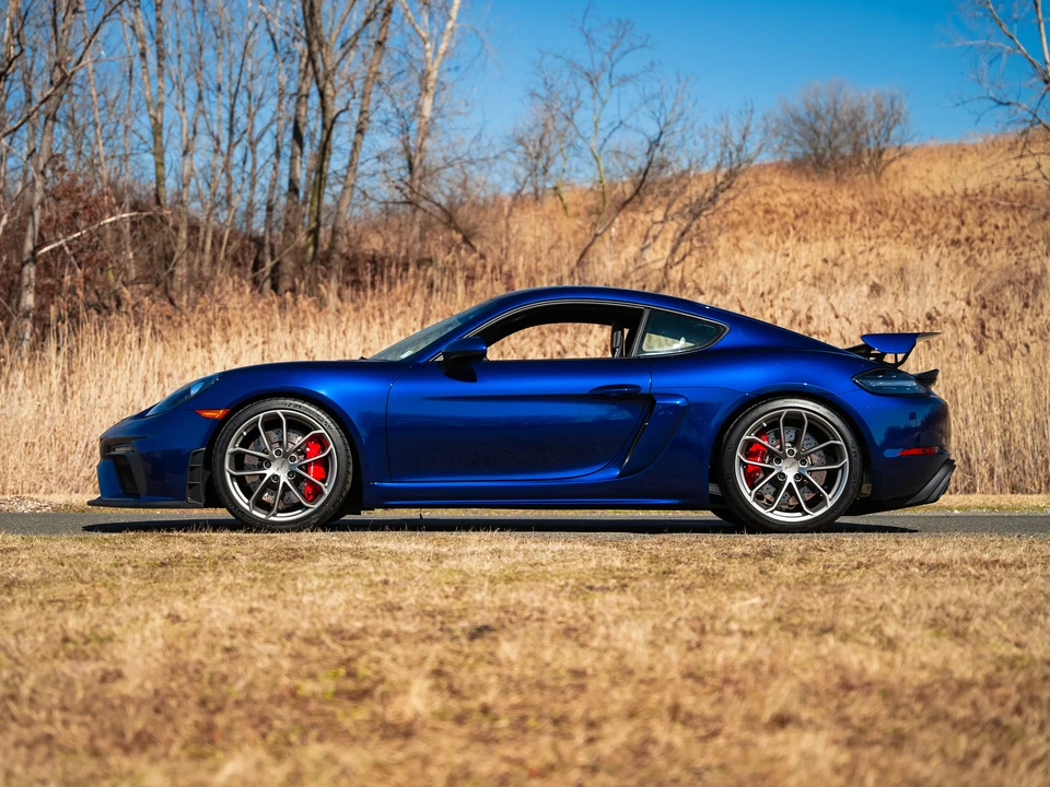2022 Porsche 718 Cayman GT4 - Image 6 of 31