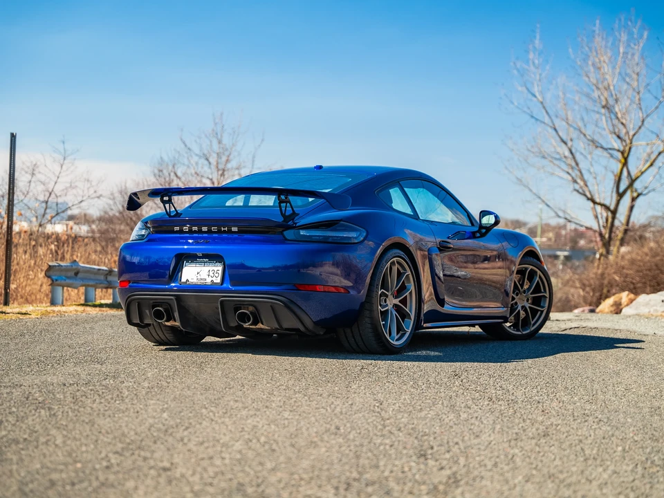 2022 Porsche 718 Cayman GT4 - Image 18 of 31