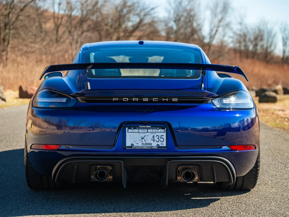 2022 Porsche 718 Cayman GT4 - Image 26 of 31