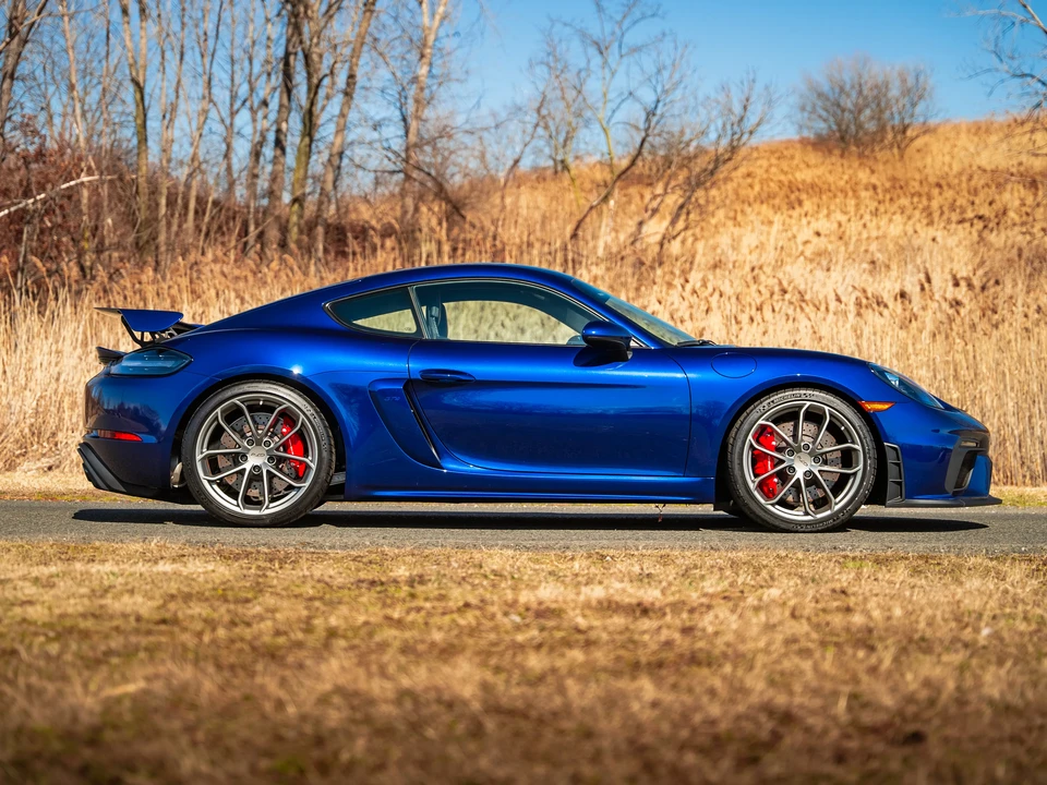 2022 Porsche 718 Cayman GT4 - Image 23 of 31