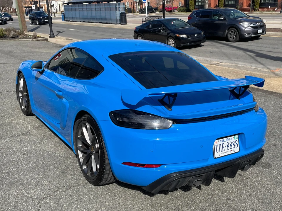 2022 Porsche 718 Cayman GT4 - Image 8 of 31