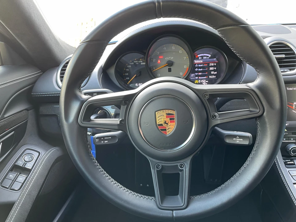 2022 Porsche 718 Cayman GT4 - Image 27 of 31