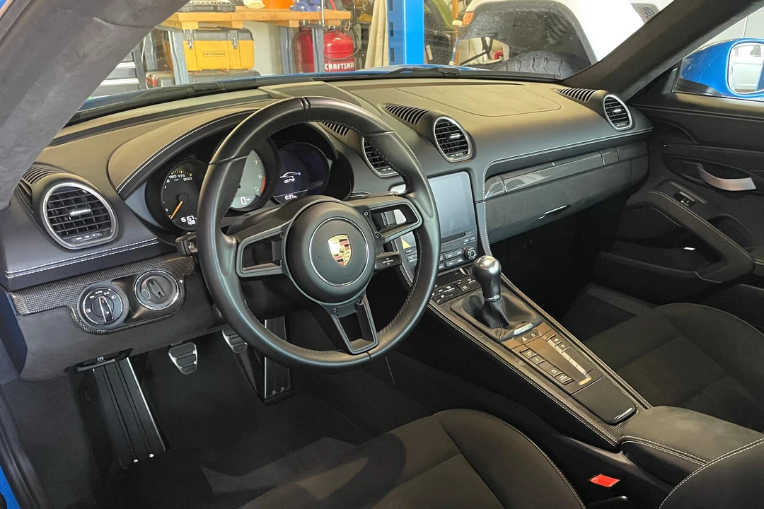 2022 Porsche 718 Cayman GT4 - Image 17 of 31