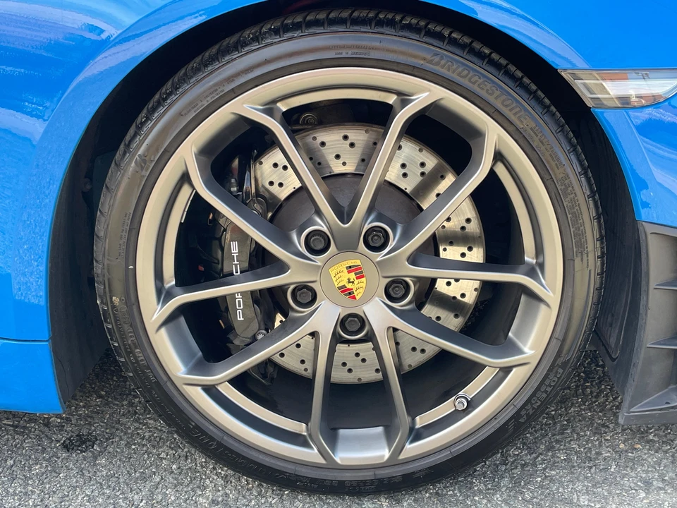 2022 Porsche 718 Cayman GT4 - Image 16 of 31