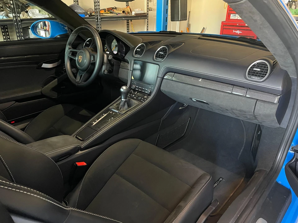 2022 Porsche 718 Cayman GT4 - Image 24 of 31