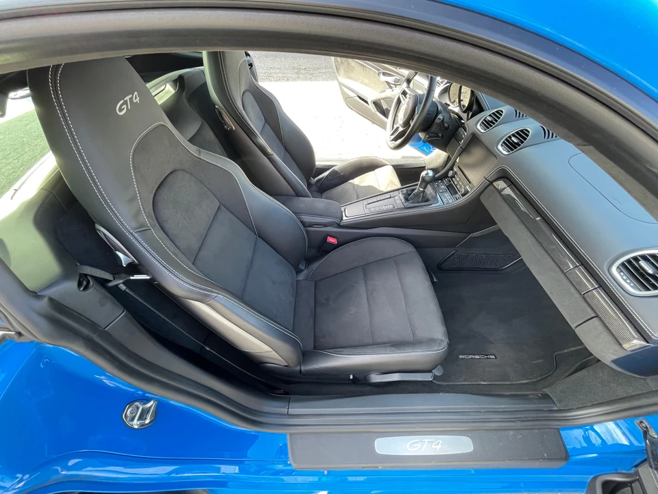 2022 Porsche 718 Cayman GT4 - Image 22 of 31