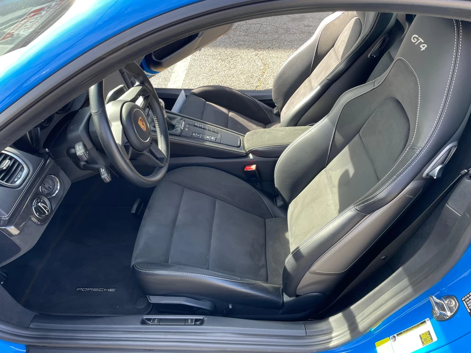 2022 Porsche 718 Cayman GT4 - Image 21 of 31