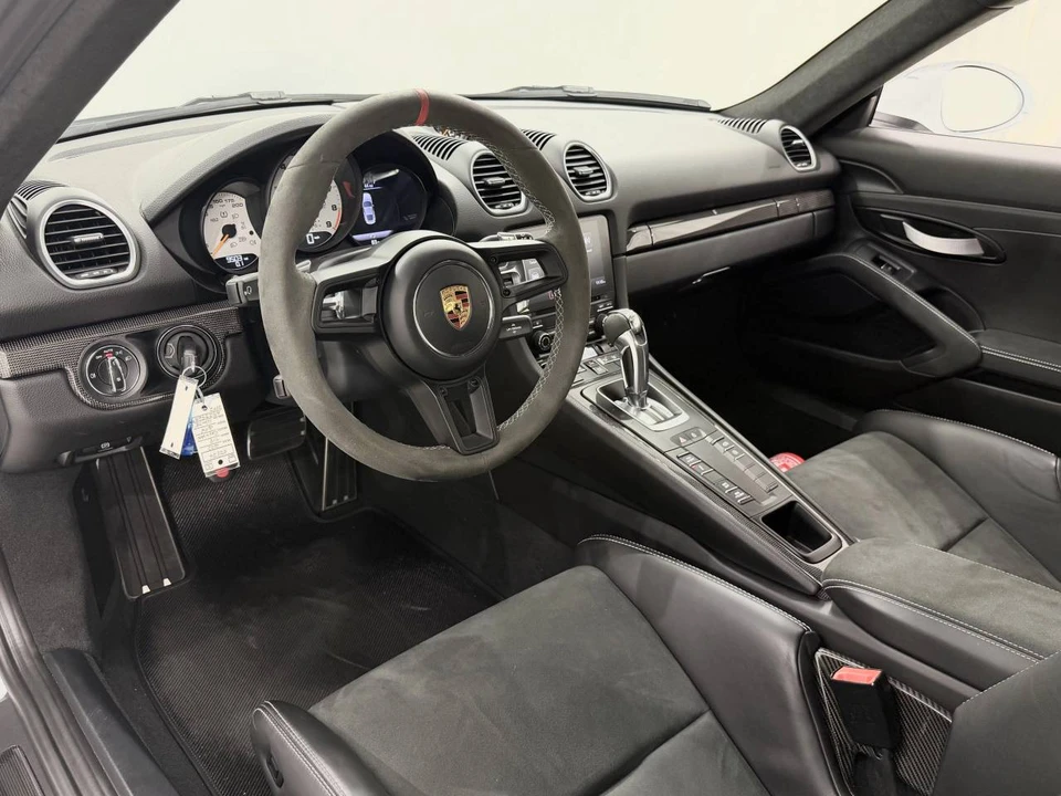 2022 Porsche 718 Cayman GT4 - Image 4 of 5