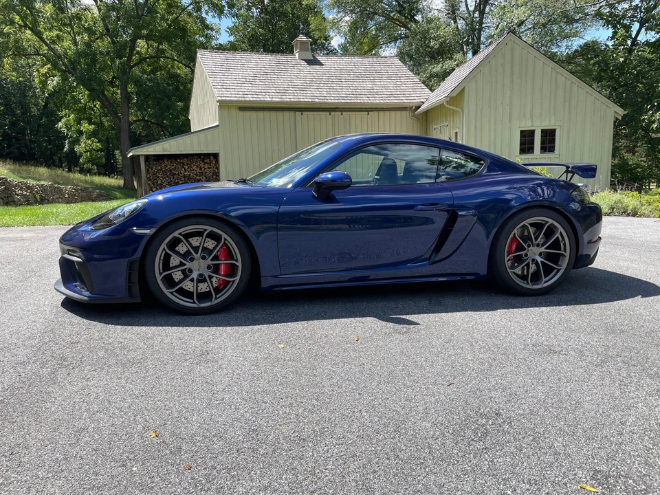 2022 Porsche 718 Cayman GT4 - Image 21 of 31