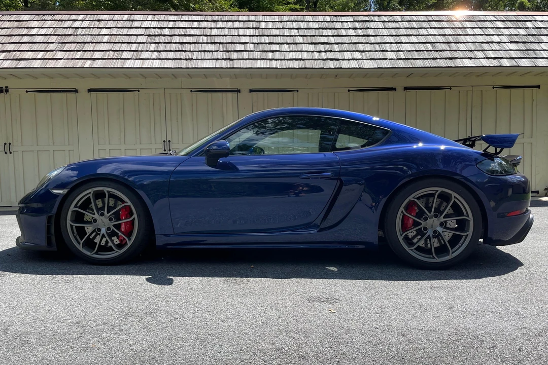 2022 Porsche 718 Cayman GT4 - Image 3 of 31