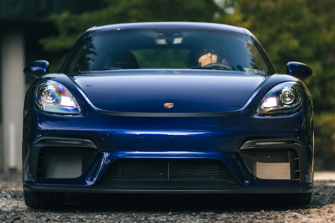 2022 Porsche 718 Cayman GT4 - Image 2 of 31