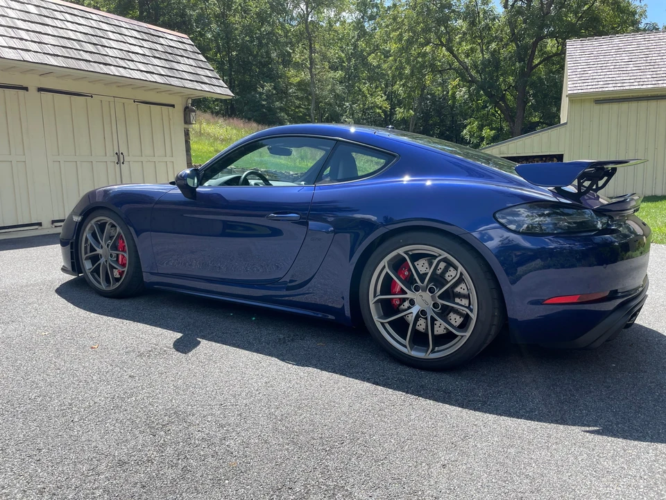 2022 Porsche 718 Cayman GT4 - Image 23 of 31