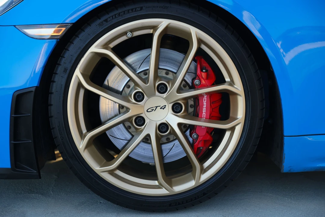 2022 Porsche 718 Cayman GT4 - Image 16 of 31